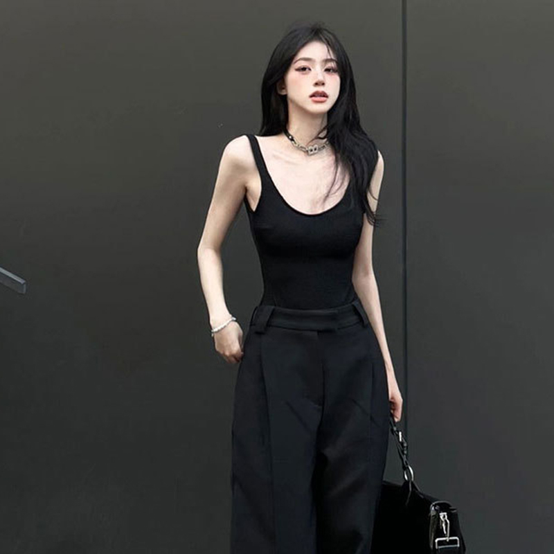女性用の黒いストラップ付きボディ,ホルタートップ,リブ編み, - Tank Top Ribbed のレビューと価格